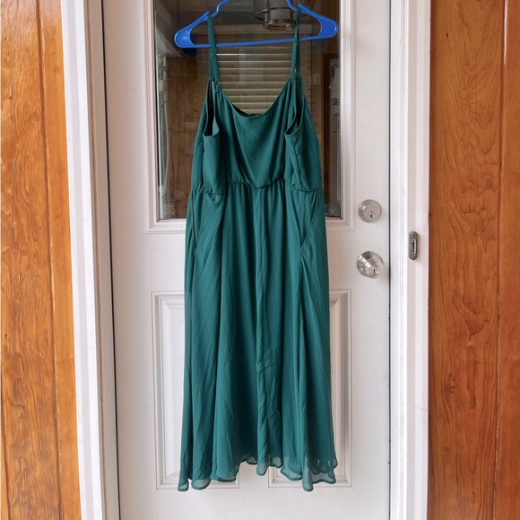 Torrid; Midi Chiffon Pleated Dress; Emerald Green Color; Mint Condition; 2XL - Picture 9 of 9